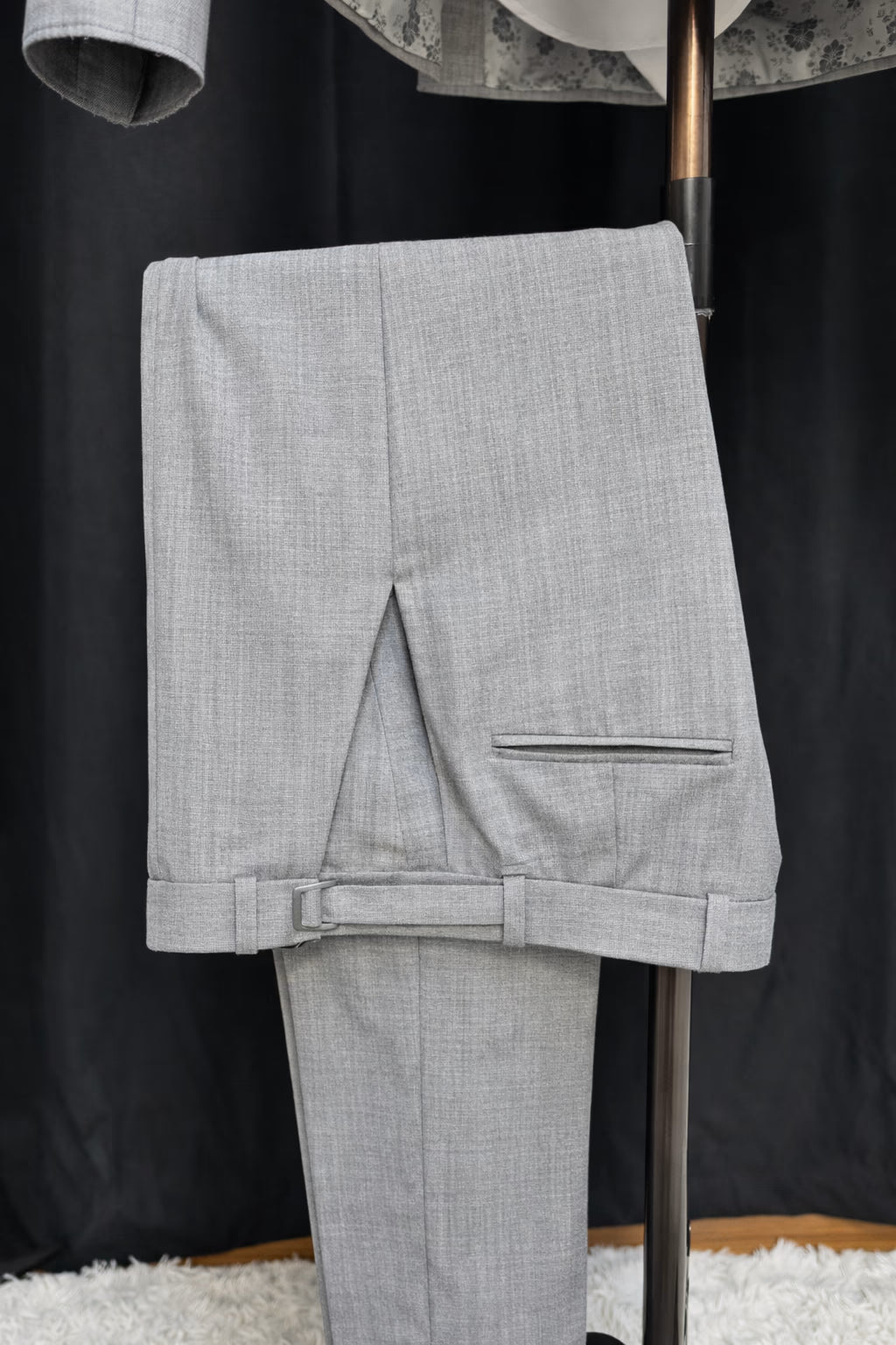 Traje Slim Cinza Tropical